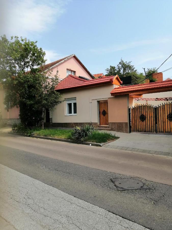 Varfal Apartman II Eger Exteriör bild