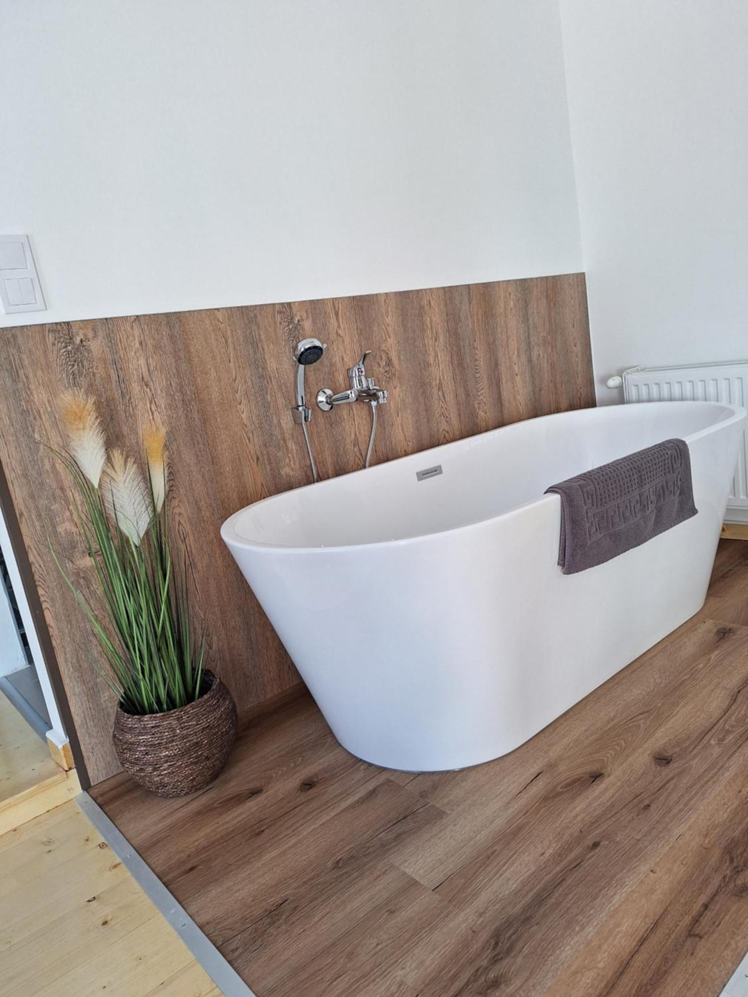 Varfal Apartman II Eger Exteriör bild